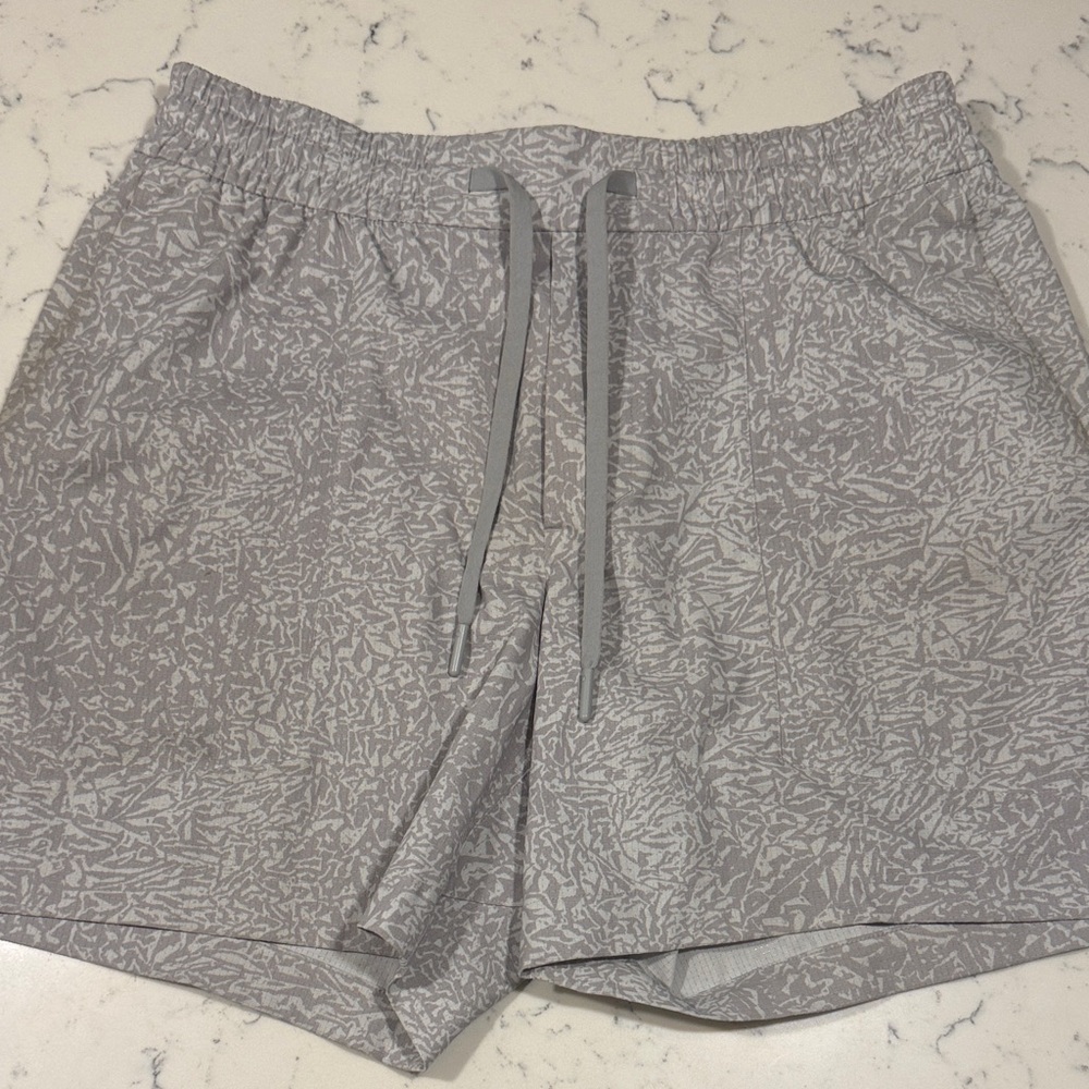 Lululemon bowline short